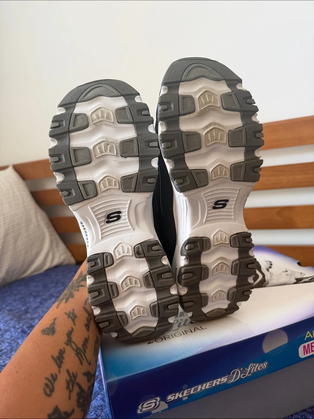 Skechers casual slip